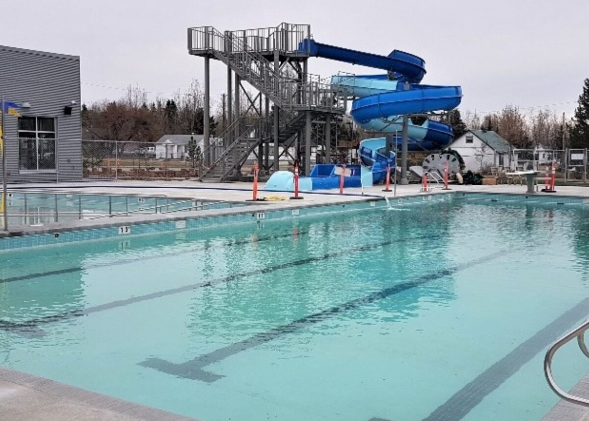 Entwistle slide w pool 2020 Aquatics by Westwind